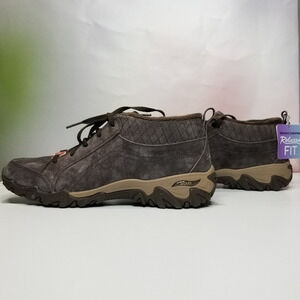 SKECHERS Relaxed Arch Fit Compulsions Mementos Trail Walking Sneaker Size 9 NWT